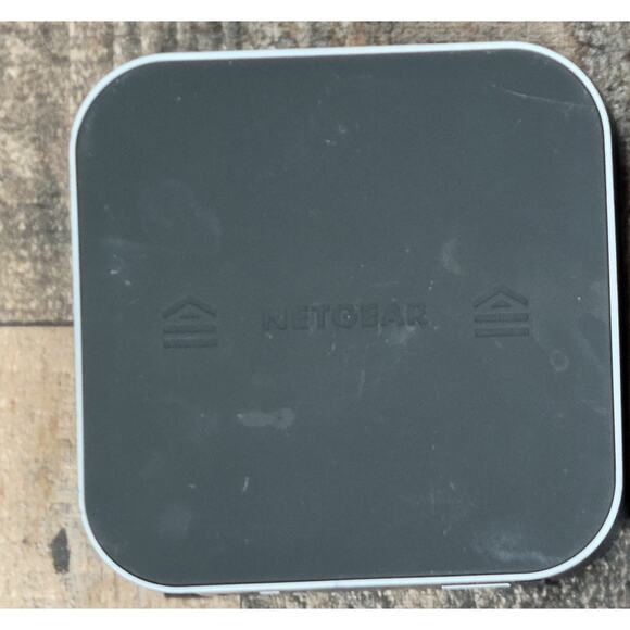 NETGEAR Nighthawk MR1100 Mobile Hotspot AT&T Black (Locked) No Power Cord - Picture 2 of 5